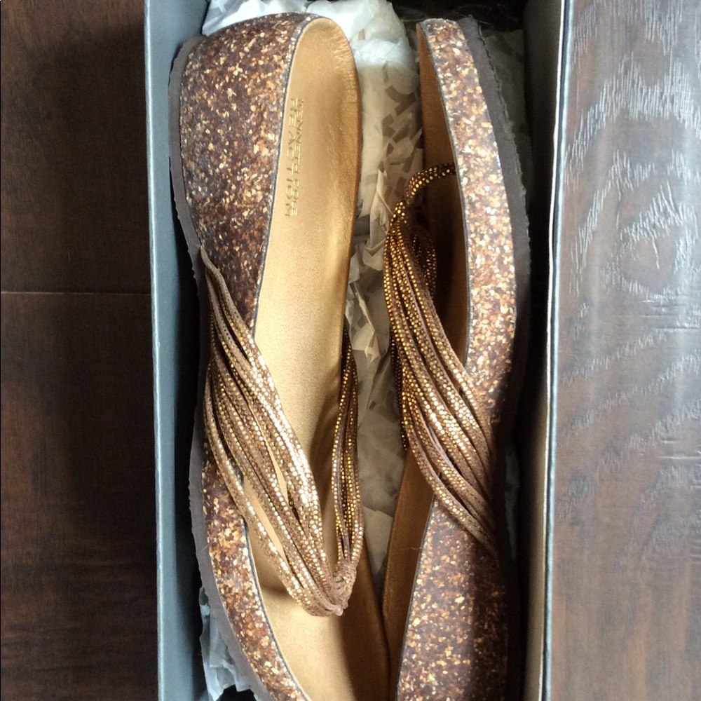*NIB* Kenneth Cole Reaction ‘Solid Goldie’ Sandals - Picture 4 of 4